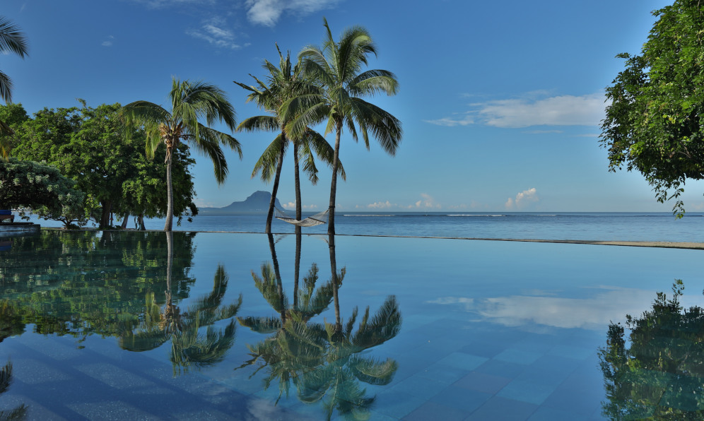 Maradiva Infinity Pool web